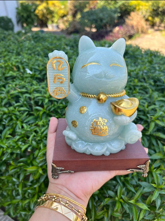 Jade Maneki Neko Cat Jade Figurine