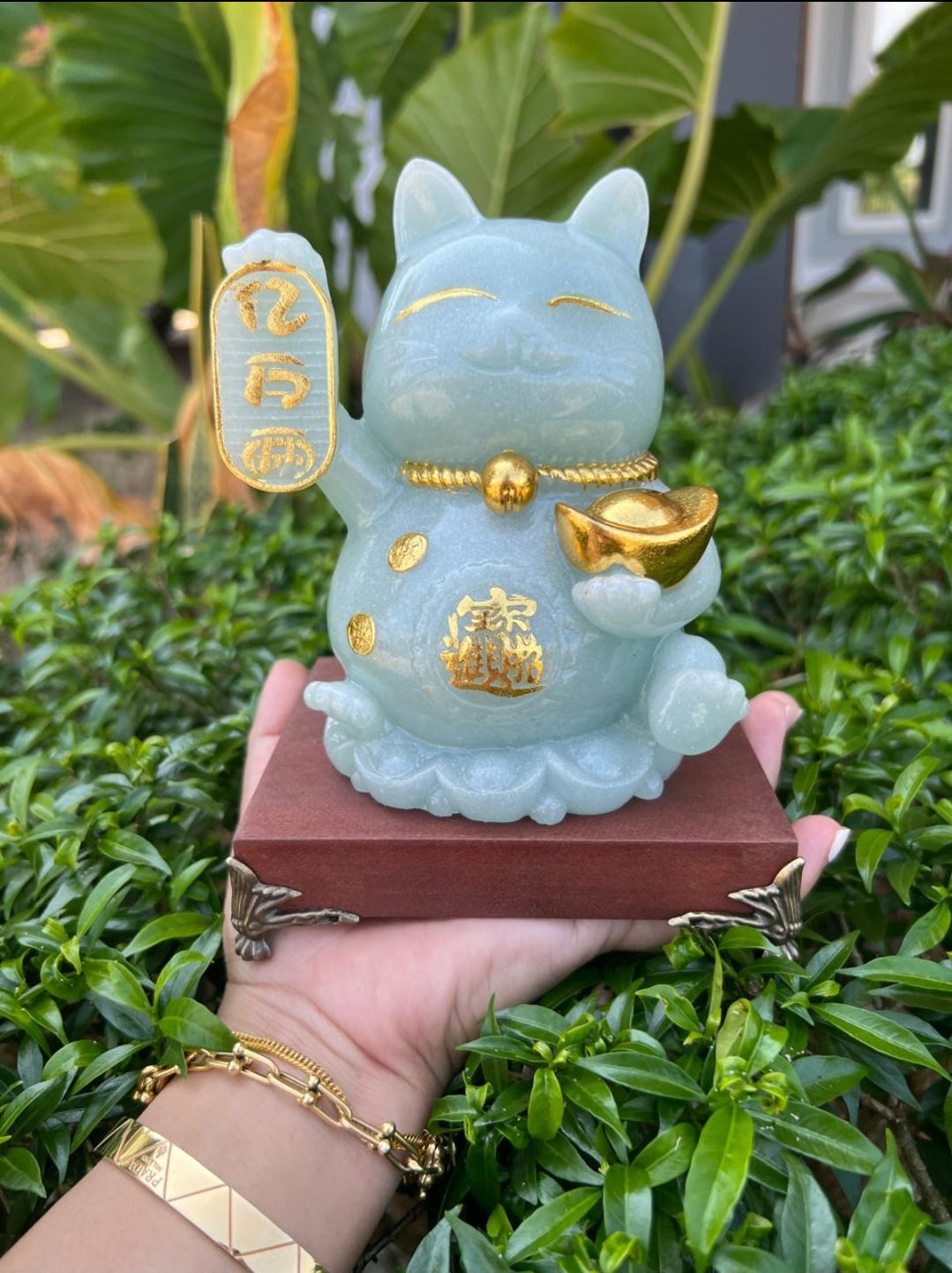 Jade Maneki Neko Cat Jade Figurine