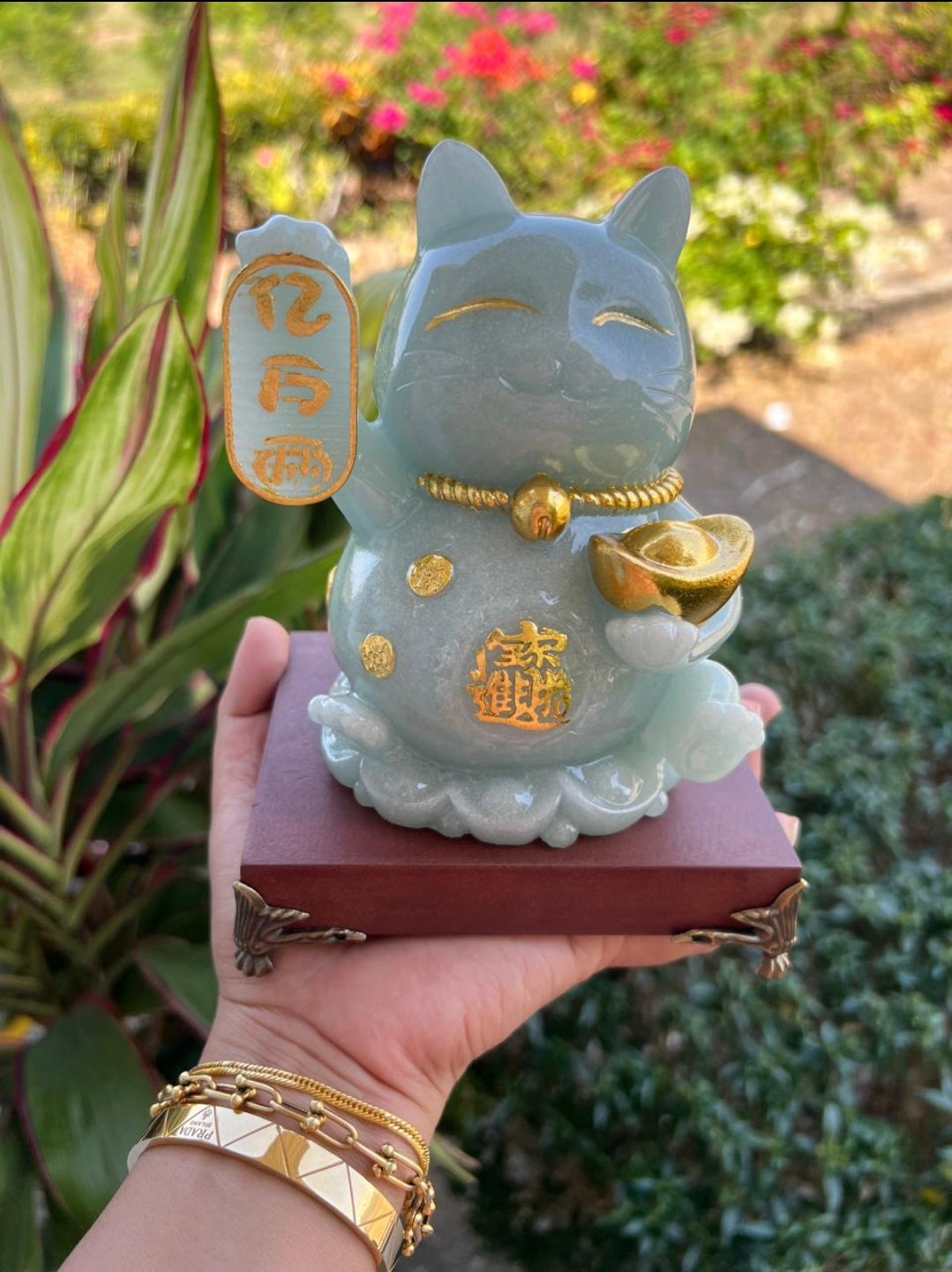 Jade Maneki Neko Cat Jade Figurine