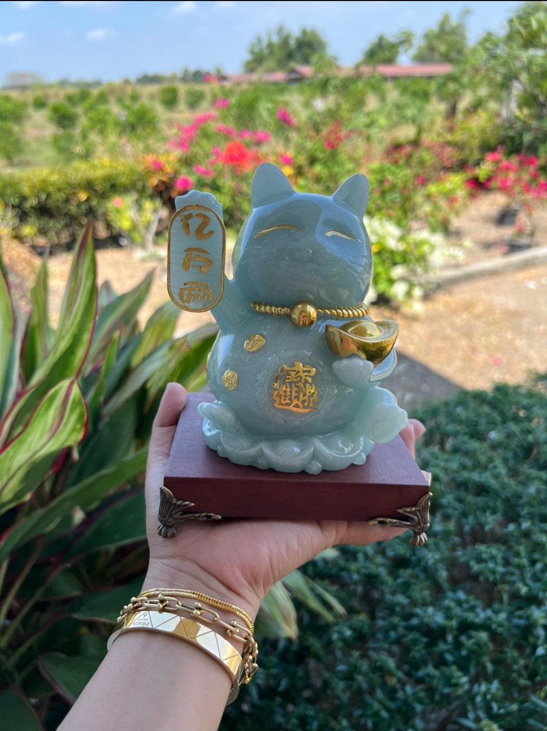 Jade Maneki Neko Cat Jade Figurine
